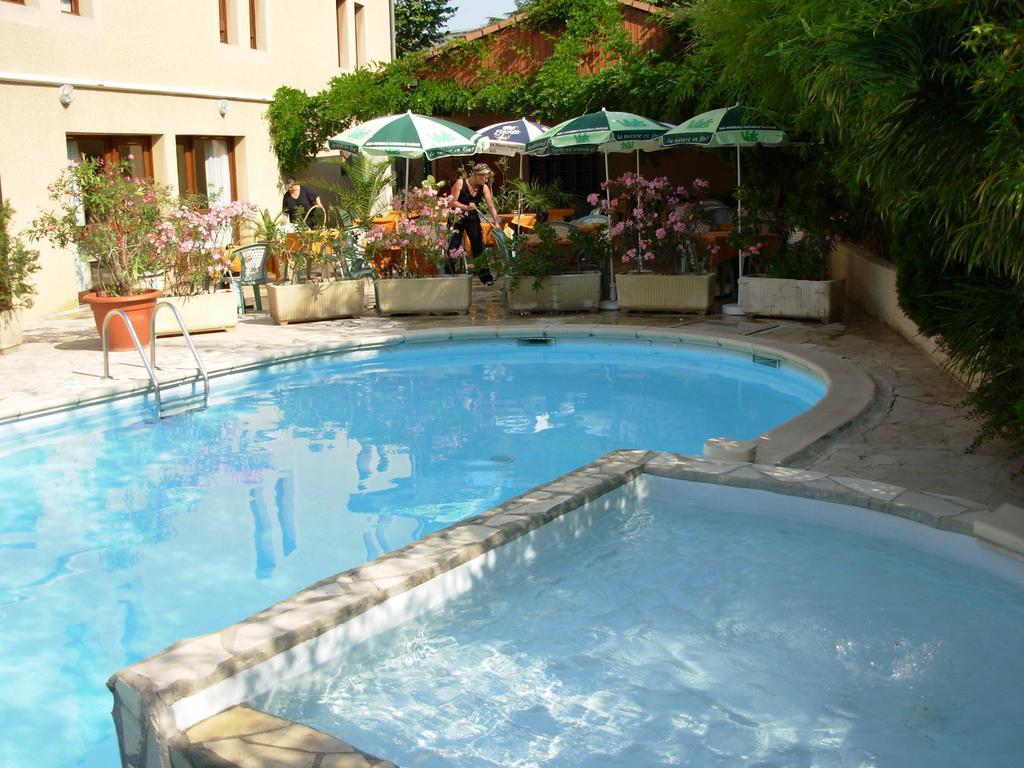 Hotel The Originals Romans-Sur-Isere Le Clos Des Tanneurs Exteriör bild