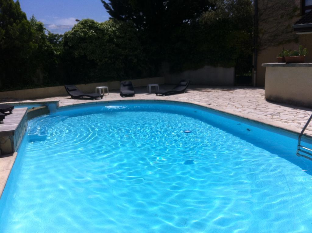 Hotel The Originals Romans-Sur-Isere Le Clos Des Tanneurs Exteriör bild